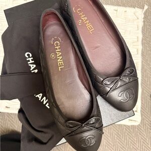CHANEL Black Quilted Leather Ballet Flats SIZE 38